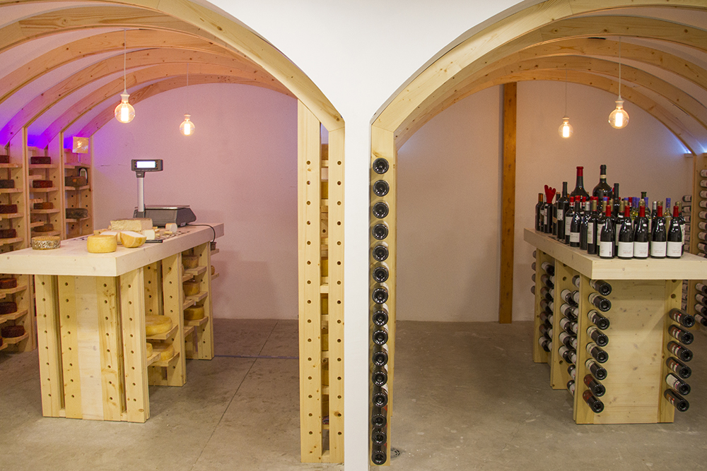 Tierra Guanche wine and cheese bodega